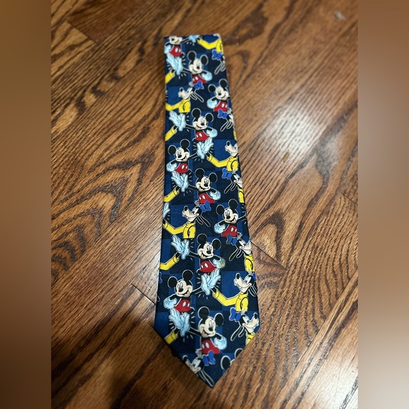 Mickey Unlimited Tie Vintage Disney Blue with Mickey & Goofy High Five - Picture 7 of 7